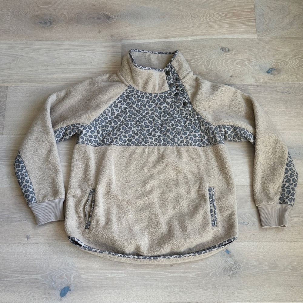 Abercrombie & fitch women’s Leopard Print neck snap Fleece Pullover sz large